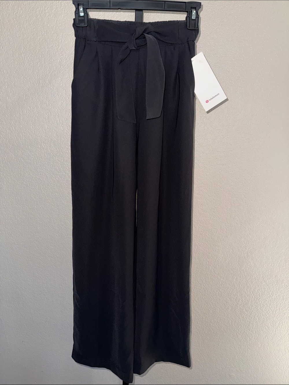 Lululemon Noir Pant Wide-Leg Black with Tie Waist size 2 NWT